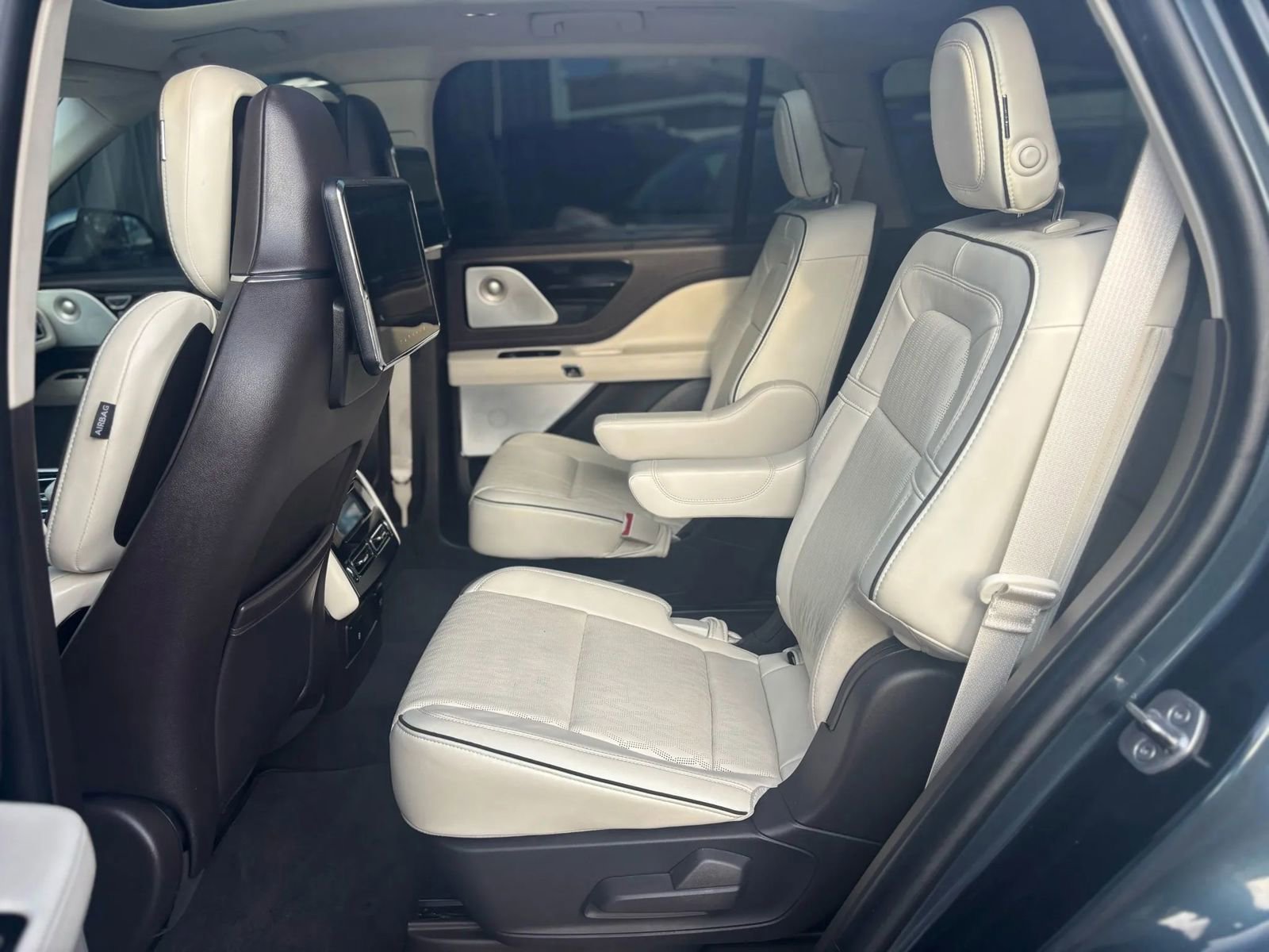 Used 2020 Lincoln Aviator Black Label image 16