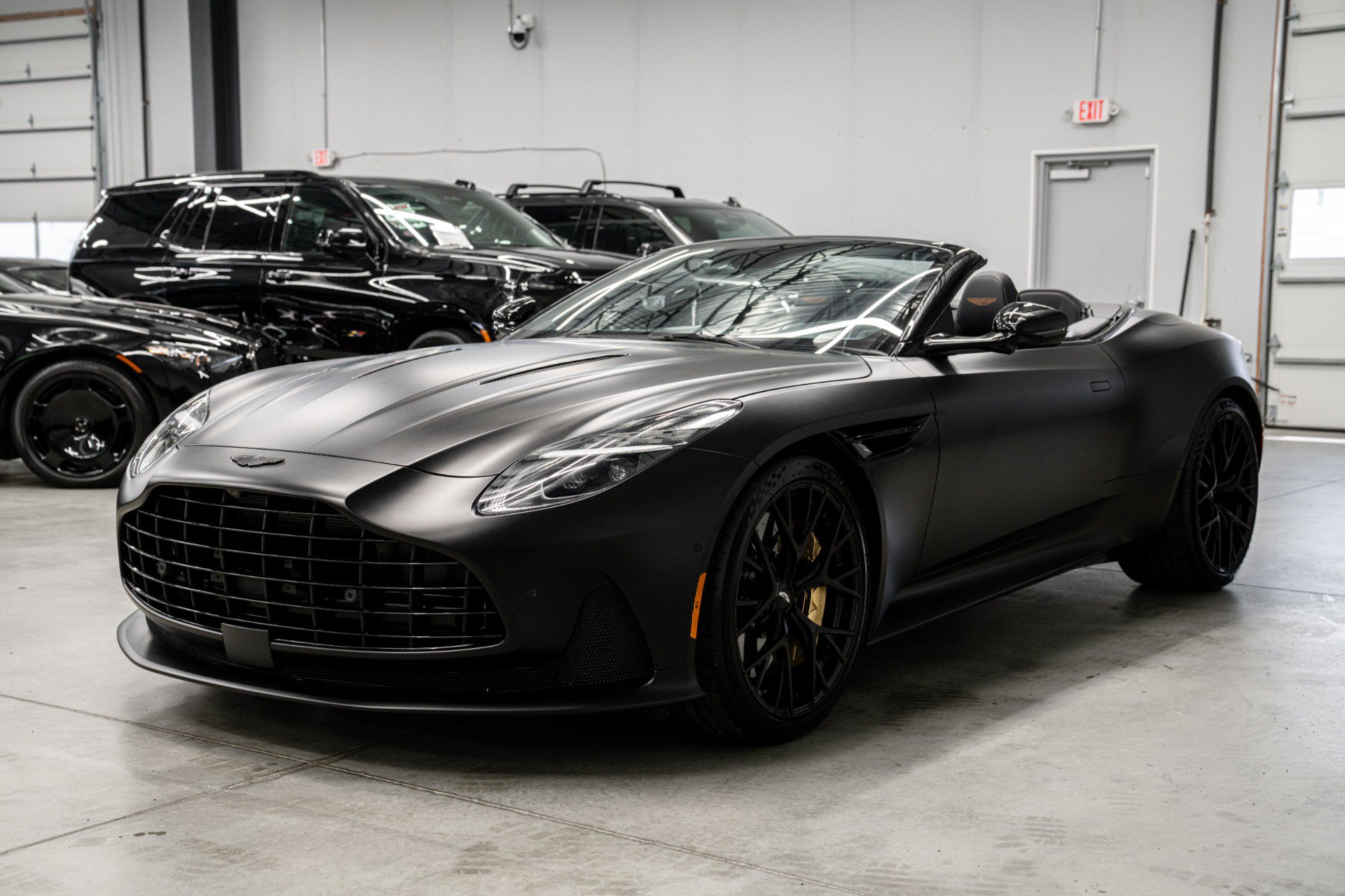 Used 2025 Aston Martin DB12 Convertible RWD image 5