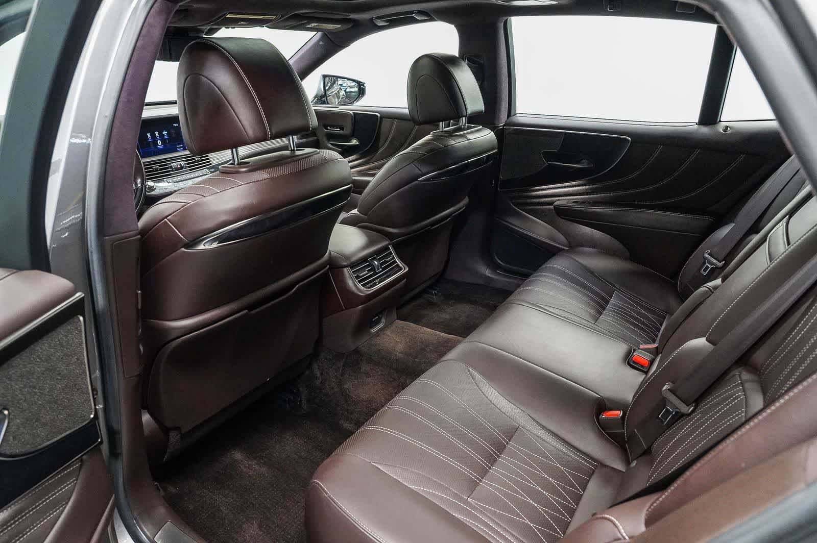 Used 2020 Lexus LS 500 w/ Interior Upgrade Package RWD image 19