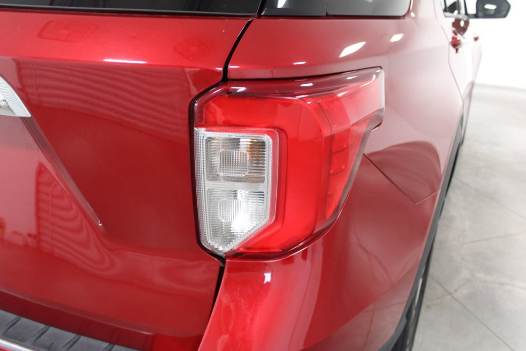 Used 2024 Ford Explorer Limited image 12
