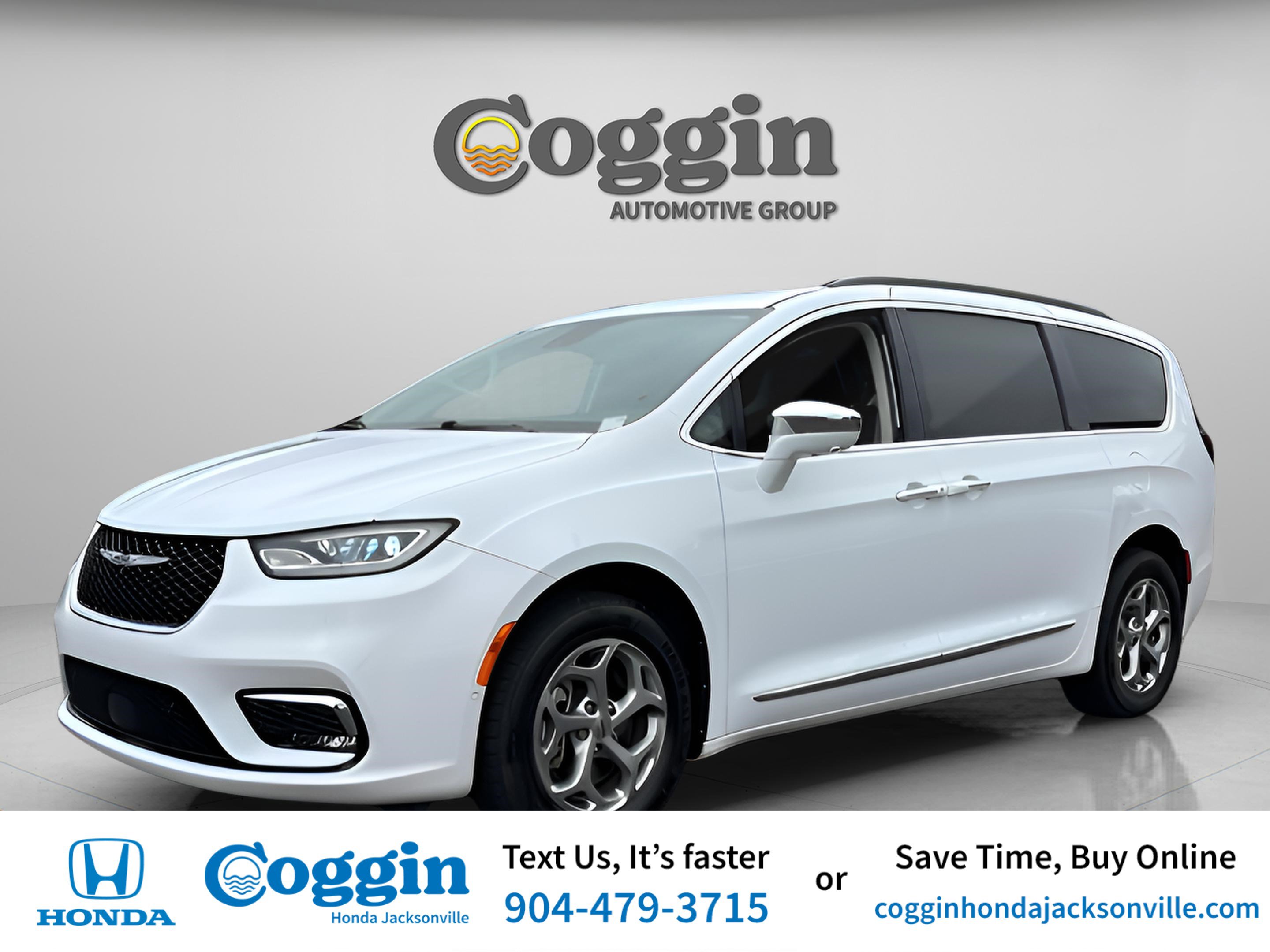 Used 2022 Chrysler Pacifica Limited w/ Uconnect Theater Family Group image 1