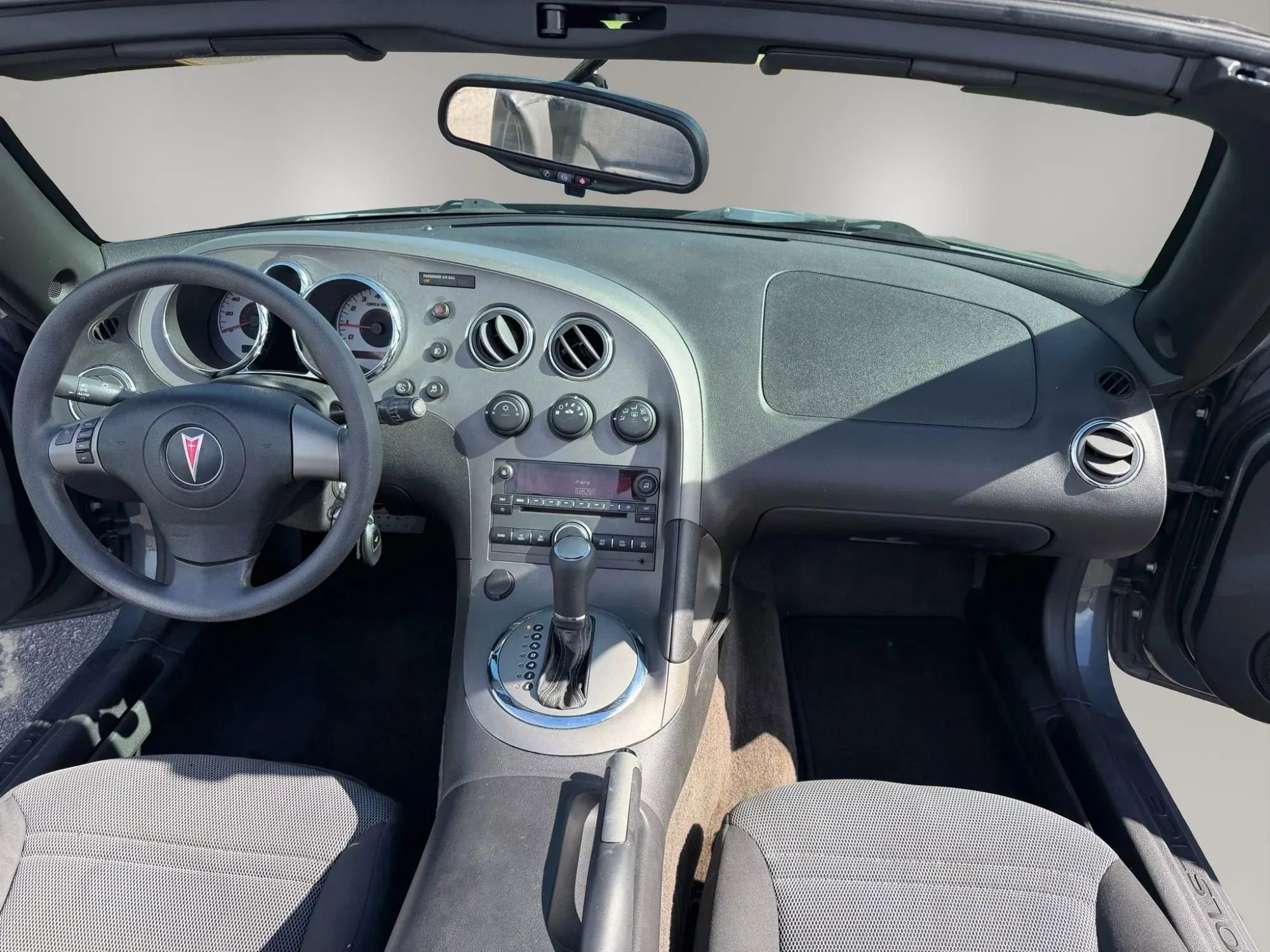 Used 2009 Pontiac Solstice Convertible w/ Preferred Package image 9