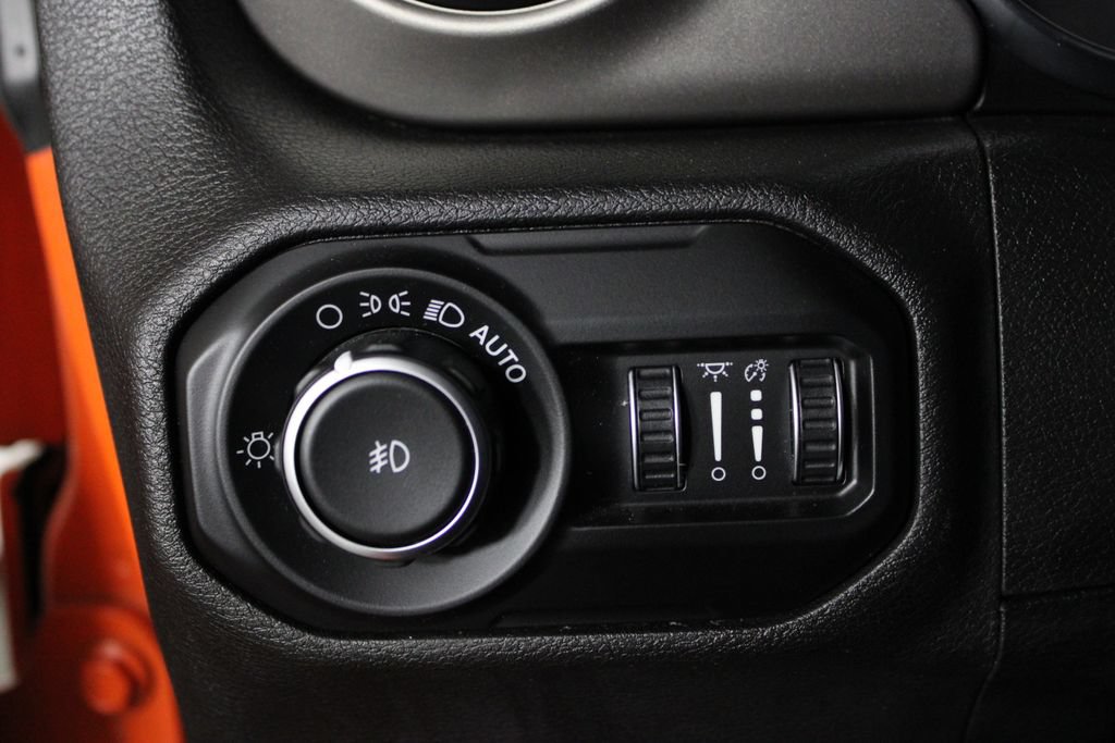 Used 2020 Jeep Wrangler Unlimited Sport S AWD/4WD image 24
