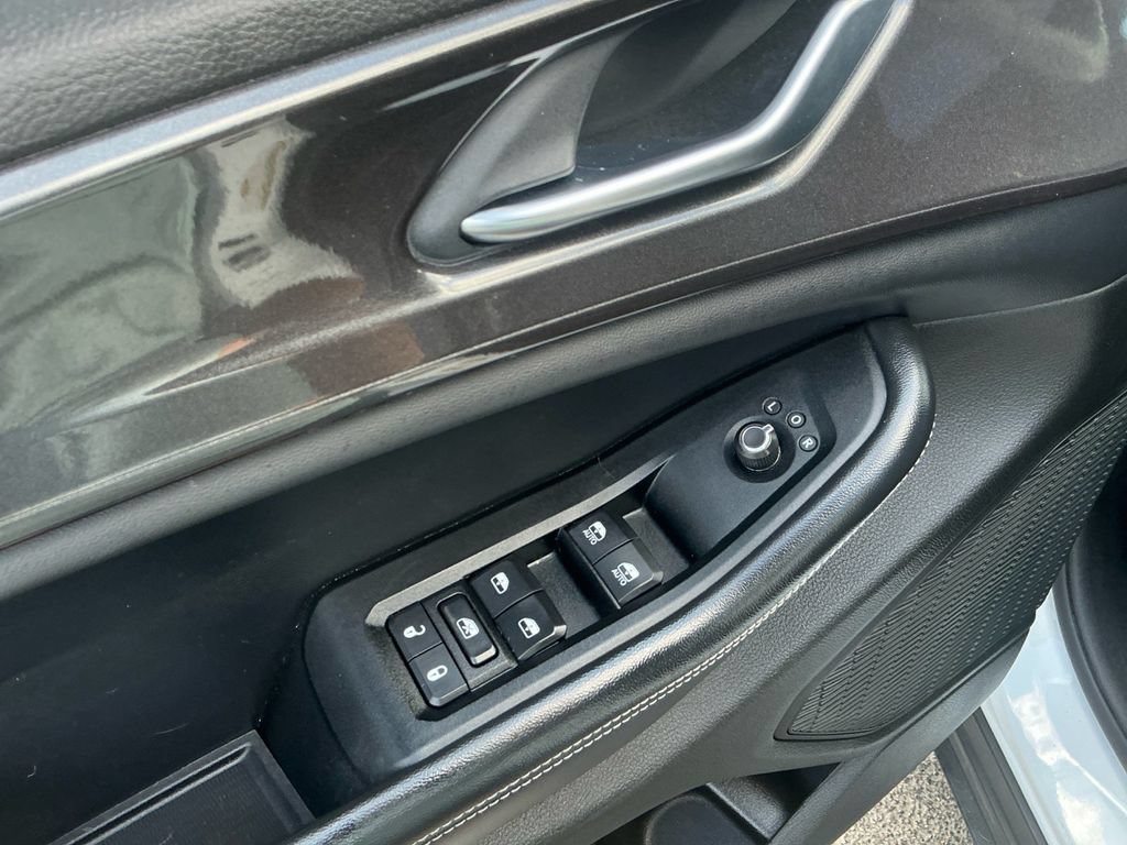 Used 2023 Jeep Grand Cherokee L Laredo AWD/4WD image 16