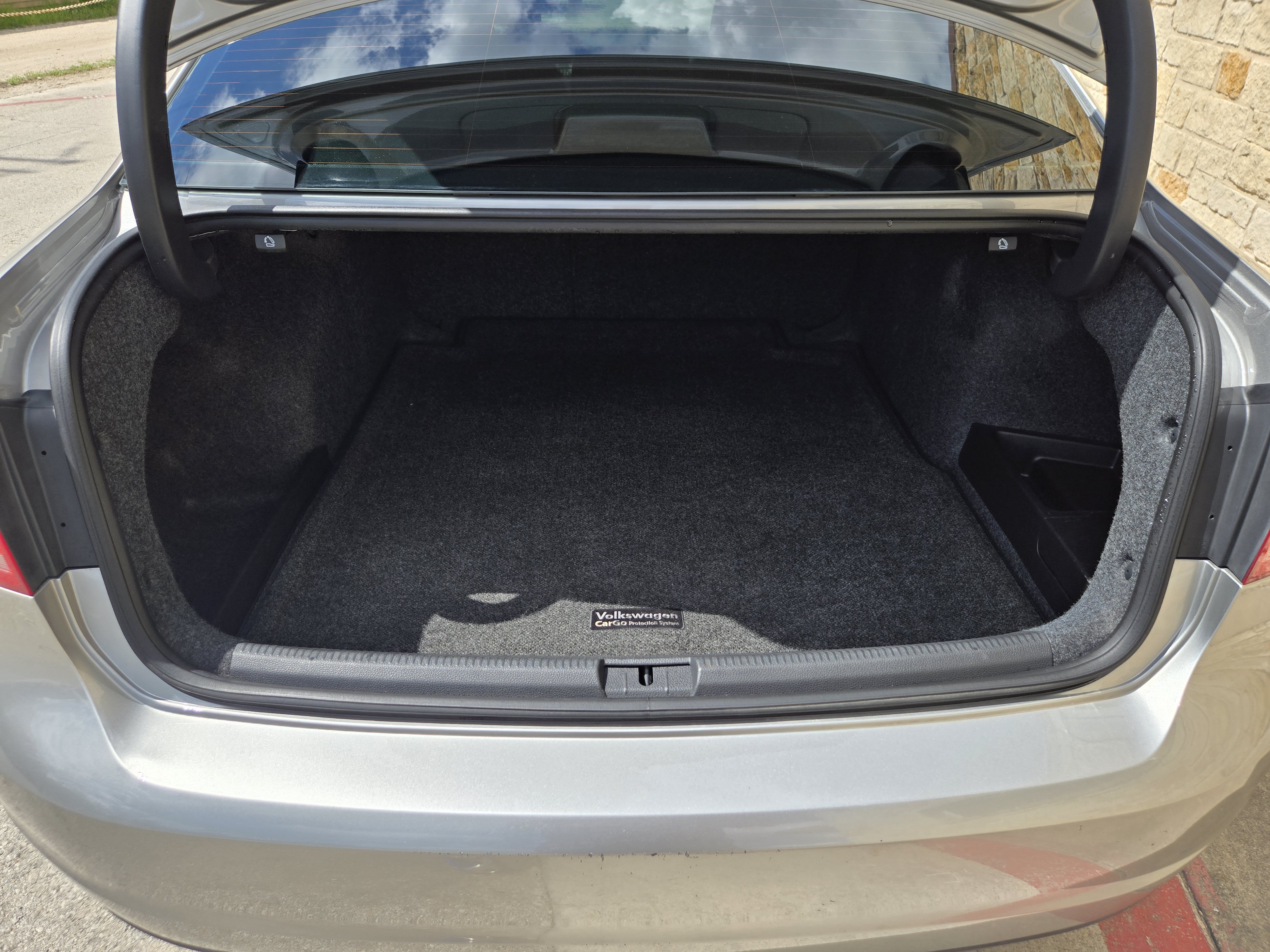 Used 2014 Volkswagen Passat TDI SE FWD image 17
