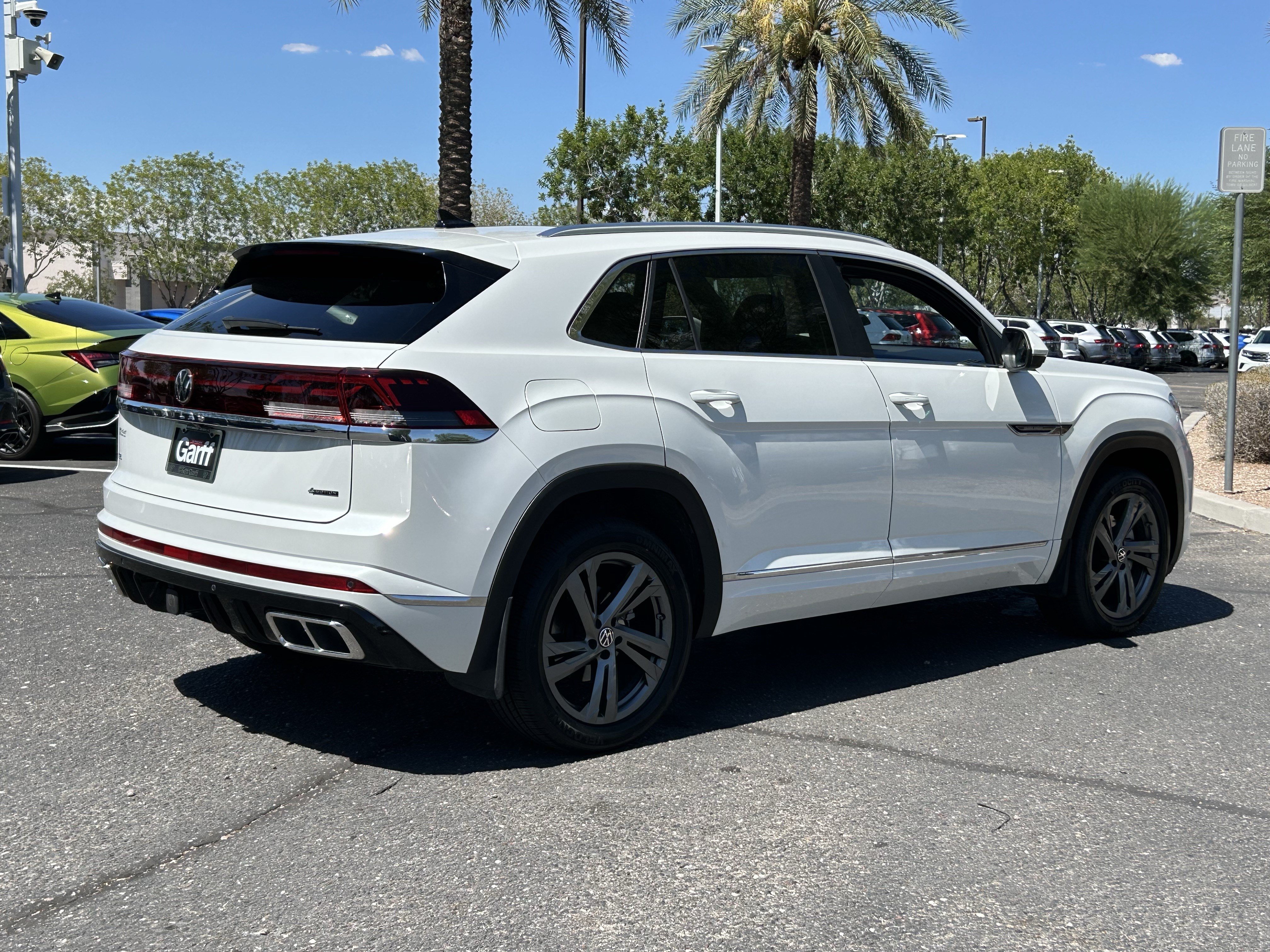 Certified 2024 Volkswagen Atlas Cross Sport SEL R-Line AWD/4WD image 4