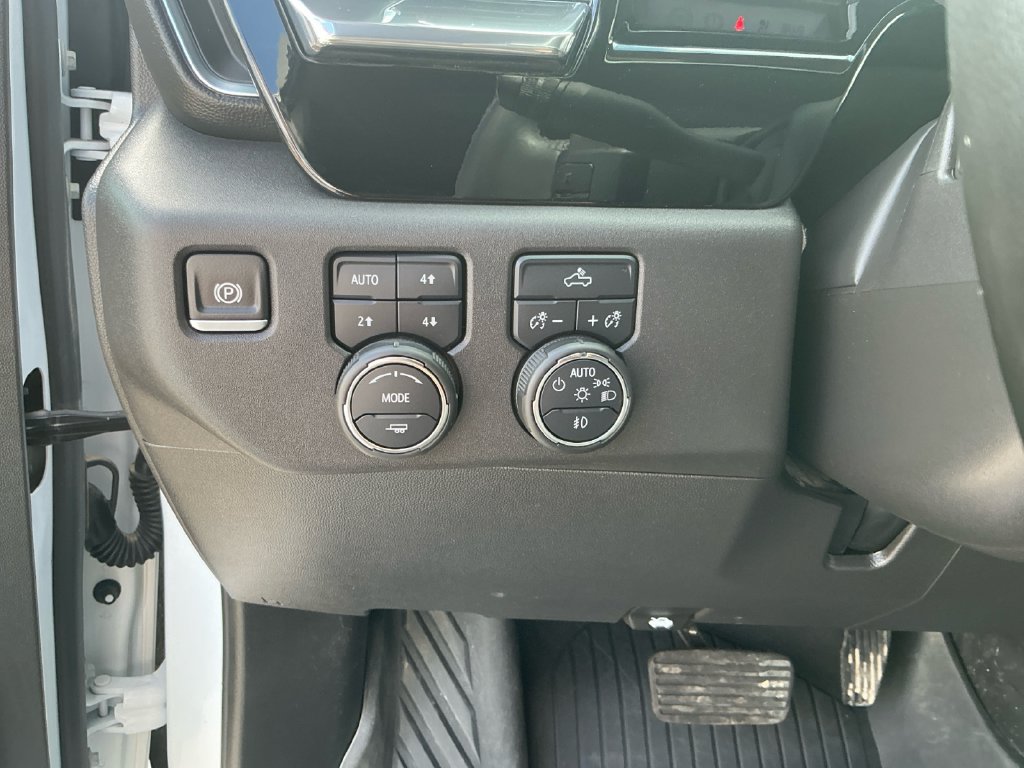 Used 2024 Chevrolet Silverado 1500 LT Trail Boss w/ Protection Package AWD/4WD image 18