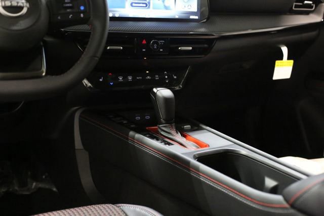 New 2026 Nissan Kicks SR w/ Cold Weather Package image 15
