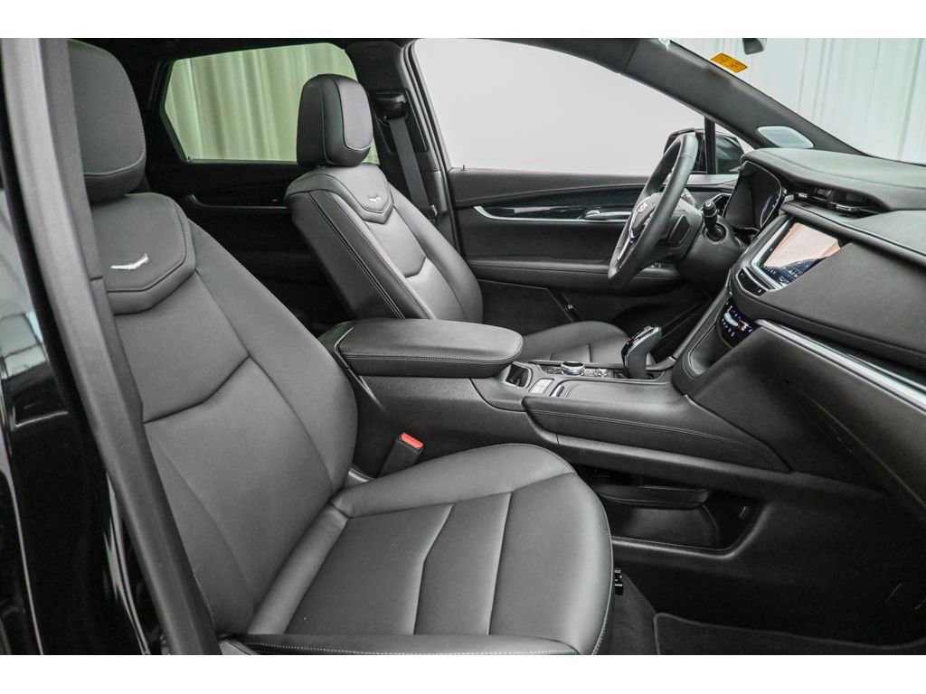 Certified 2025 Cadillac XT5 Premium Luxury FWD image 18