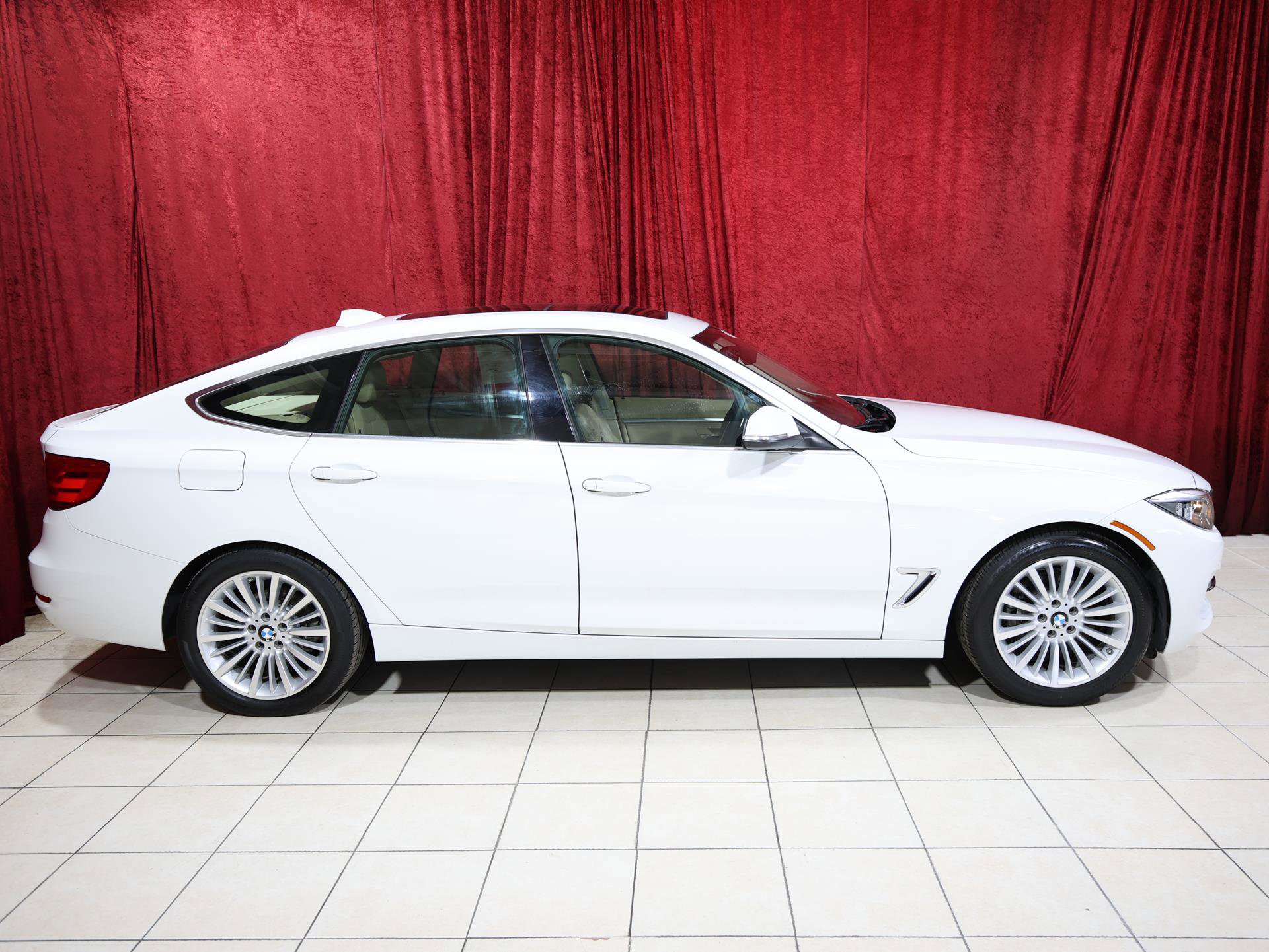 Used 2014 BMW 328i Gran Turismo xDrive image 8
