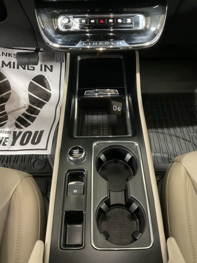 Used 2025 Lincoln Corsair FWD w/ Equipment Group 101A image 19