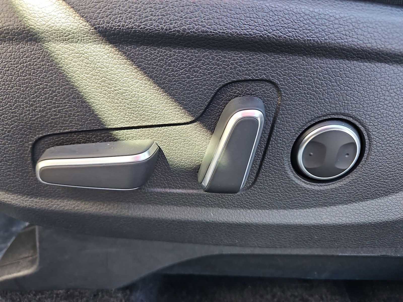 Used 2023 Hyundai Palisade SEL w/ Cargo Package image 17