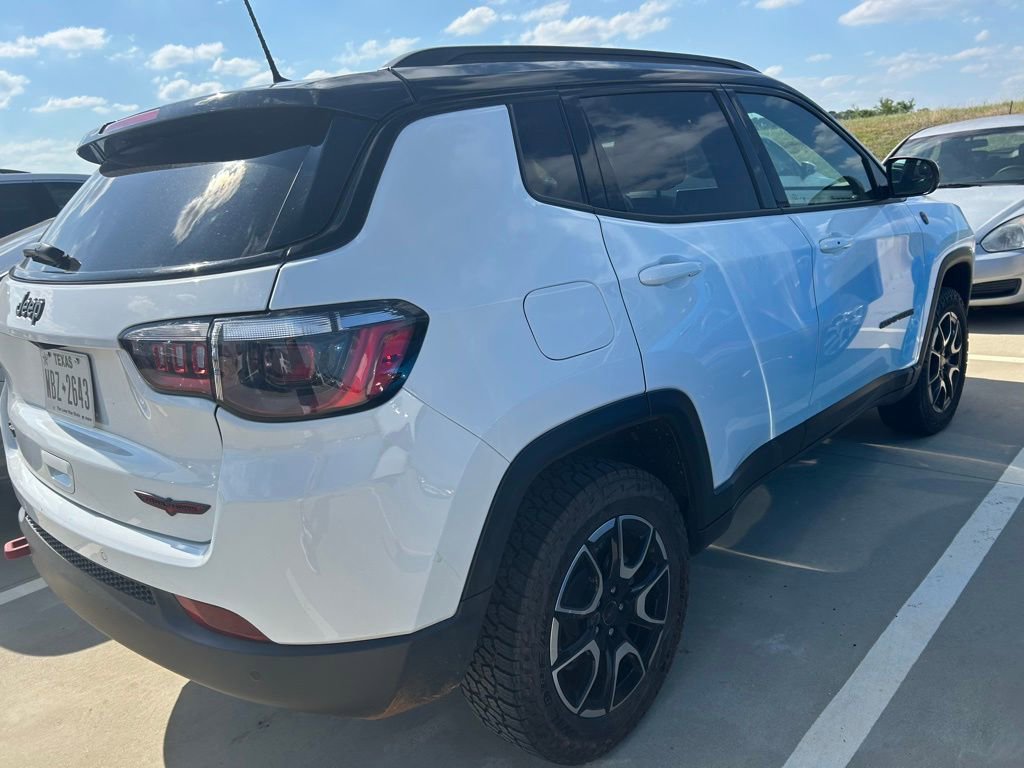 Used 2025 Jeep Compass Limited AWD/4WD image 10