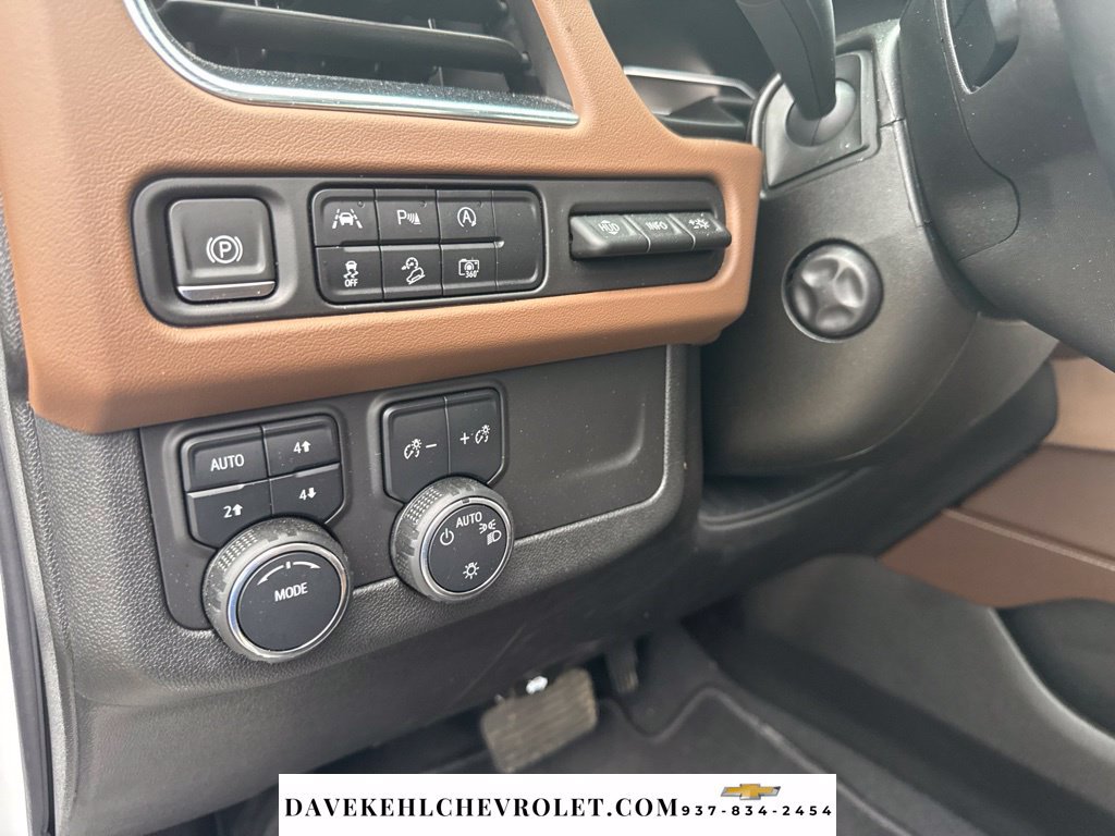 Used 2024 Chevrolet Tahoe High Country AWD/4WD image 12