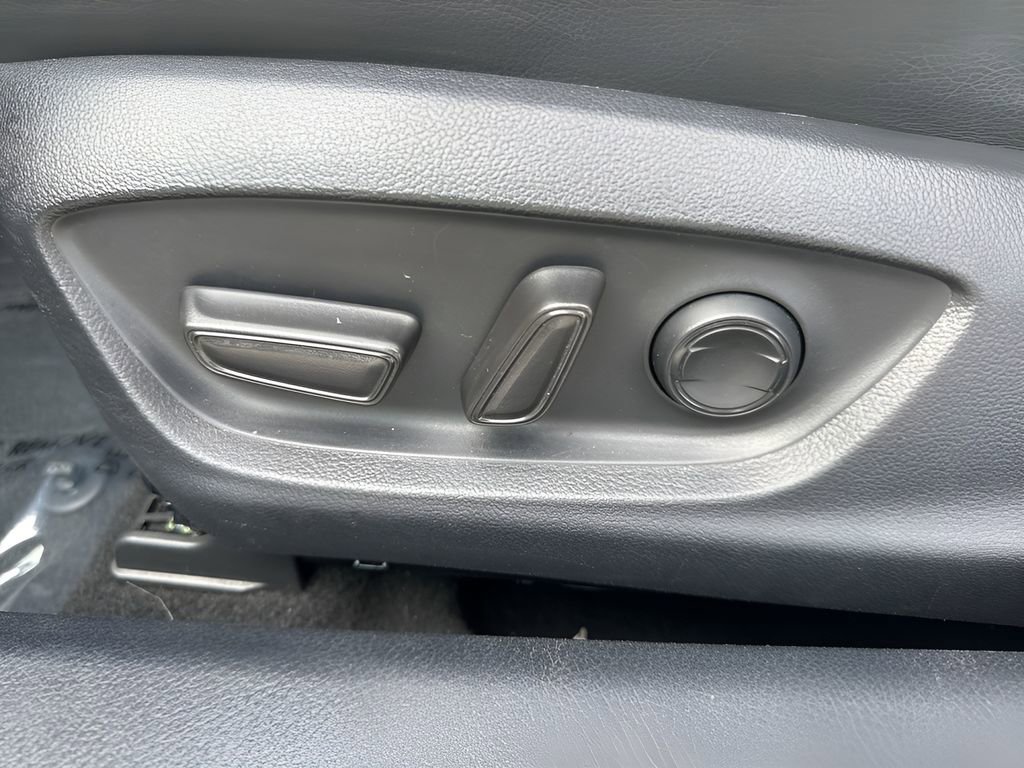 Used 2024 Toyota Camry SE image 10