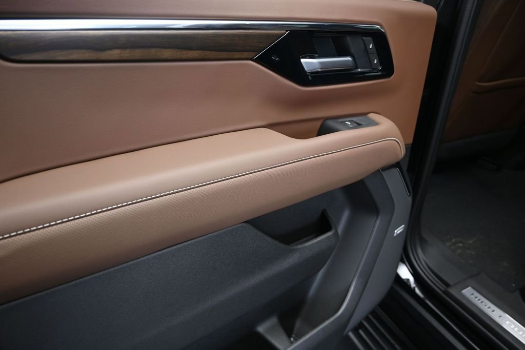 New 2026 Chevrolet Suburban High Country RWD image 35