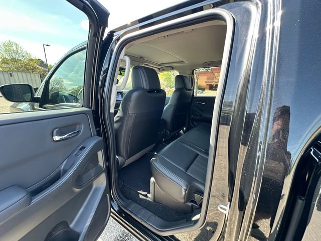 Used 2024 Nissan Frontier SL w/ Technology Package RWD image 18