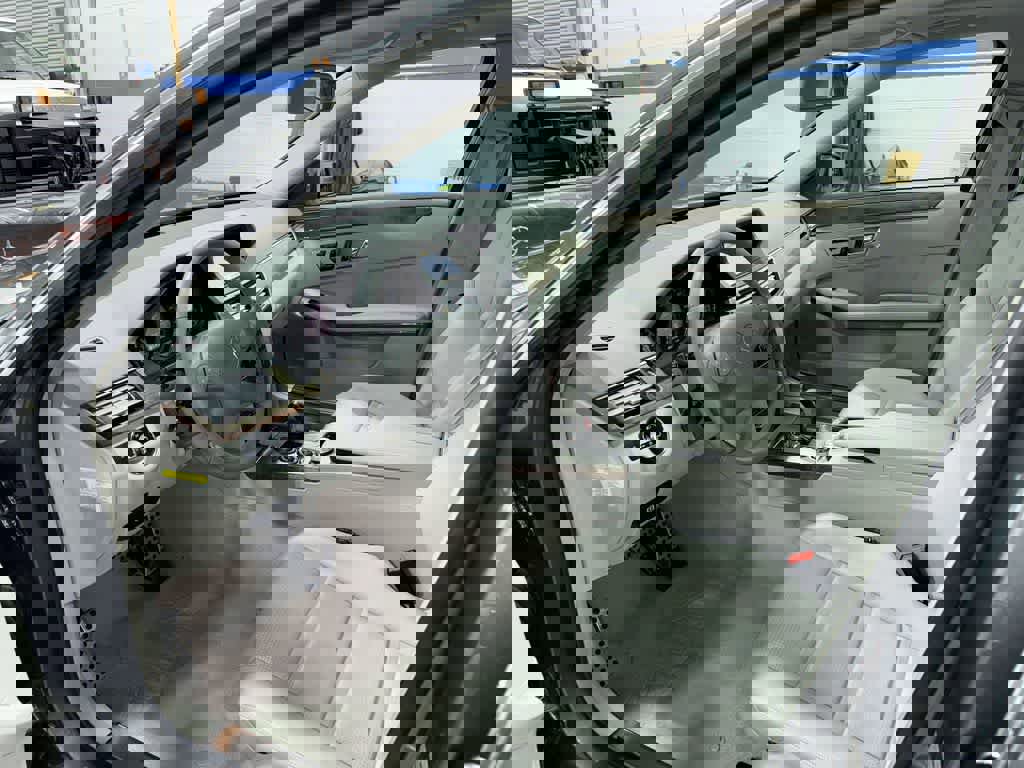 Used 2010 Mercedes-Benz E 63 AMG Sedan image 31