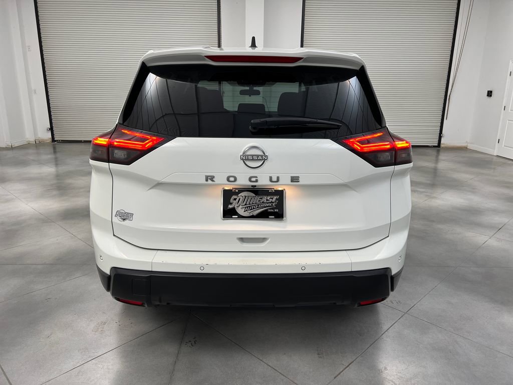 Used 2024 Nissan Rogue S FWD image 6