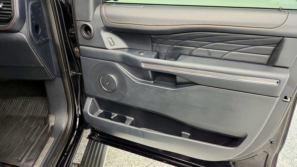 Used 2023 Ford Expedition Platinum image 27