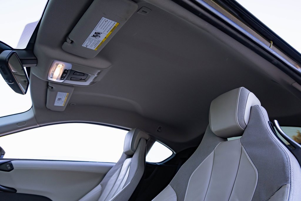 Used 2017 BMW i8 image 24