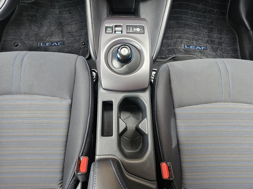 Used 2025 Nissan Leaf S FWD image 23