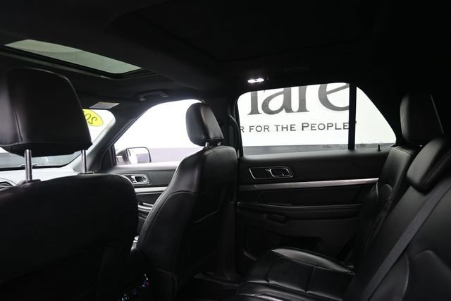 Used 2019 Ford Explorer XLT w/ Equipment Group 202A AWD/4WD image 25