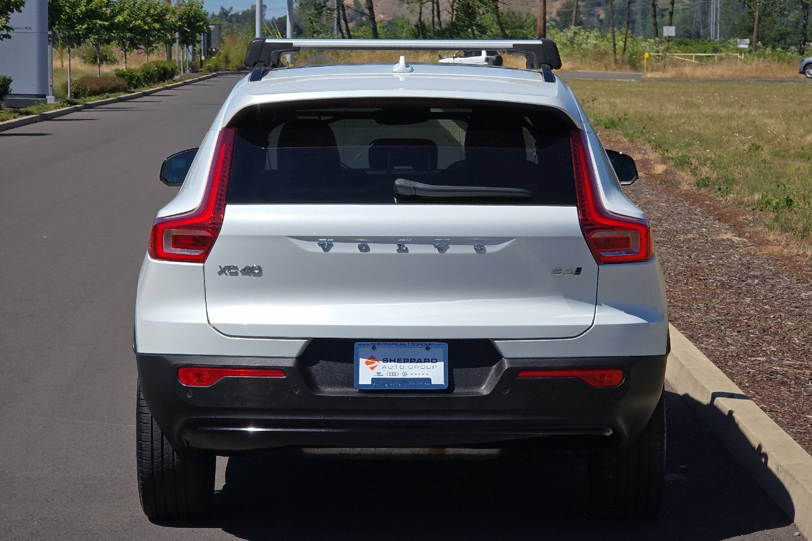 Used 2023 Volvo XC40 B5 Ultimate AWD/4WD image 4
