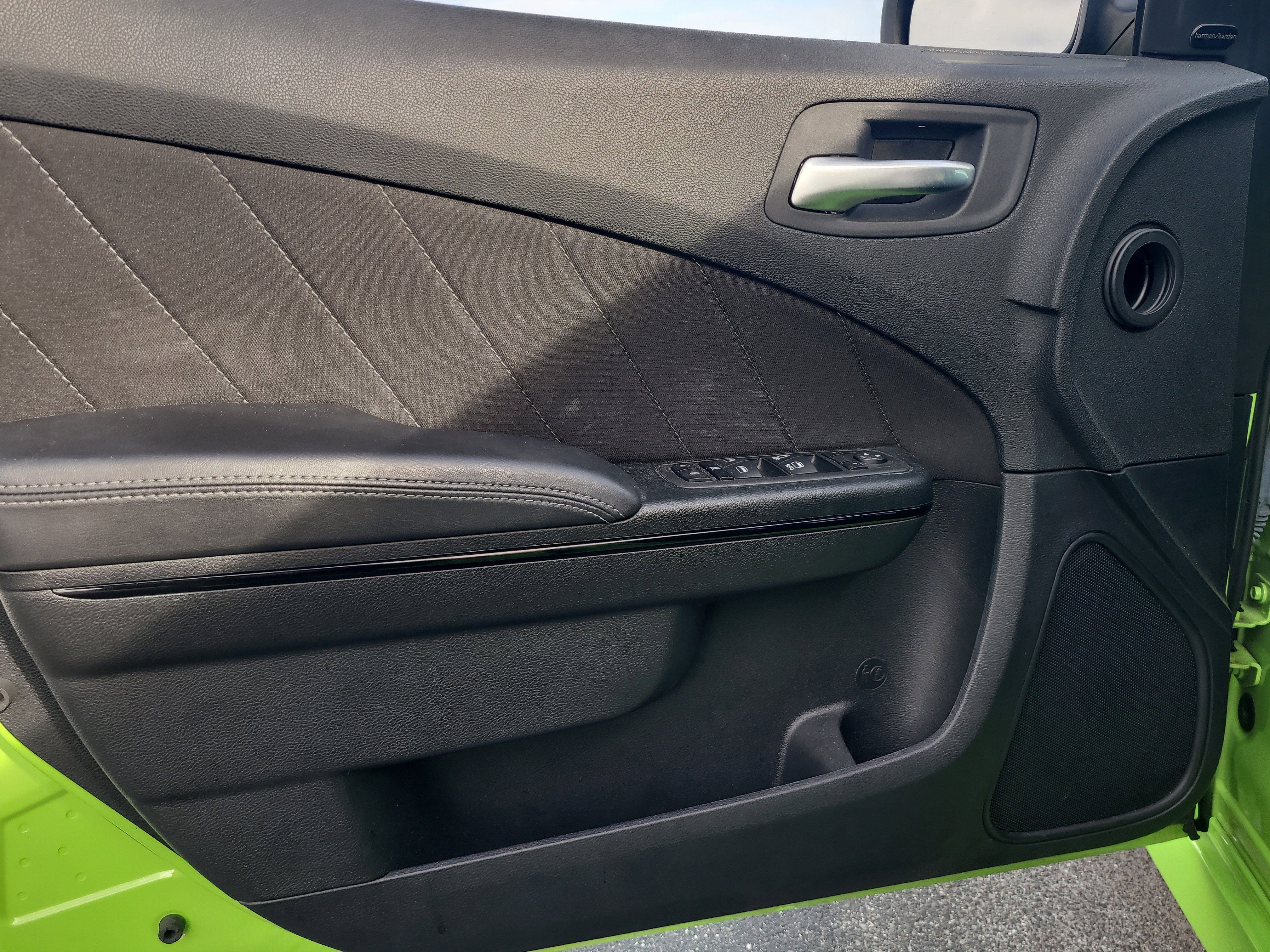 Used 2023 Dodge Charger R/T w/ Harman/Kardon Audio Group image 14