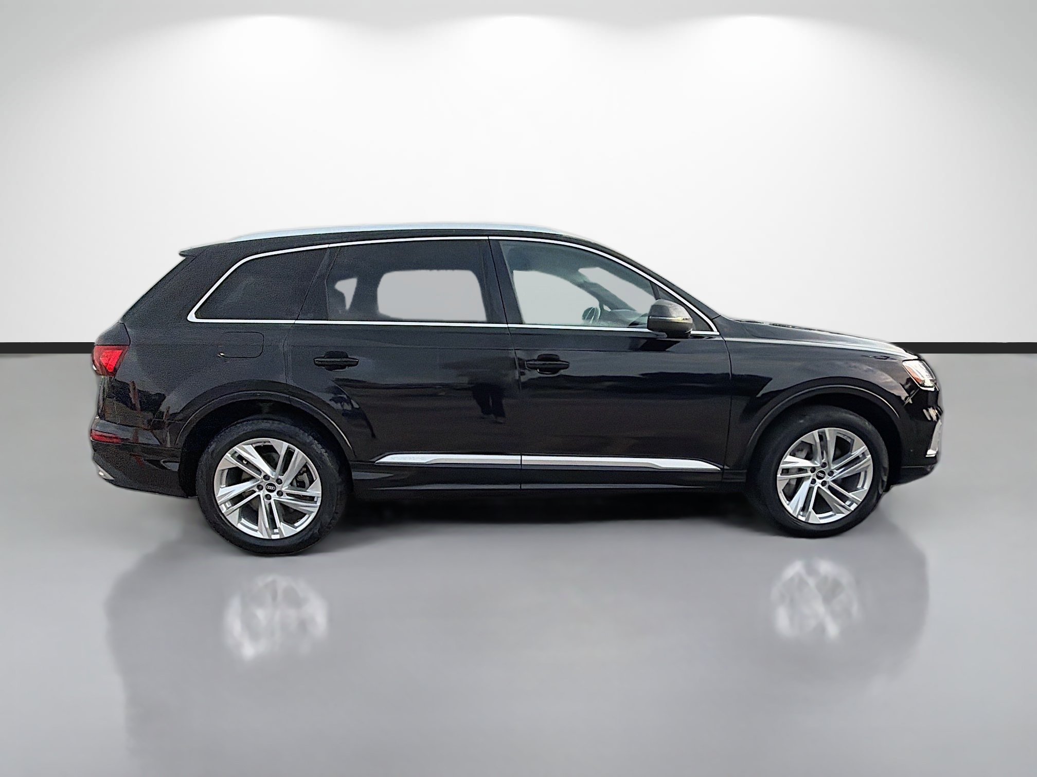 Used 2022 Audi Q7 2.0T Premium w/ Convenience Package AWD/4WD image 2