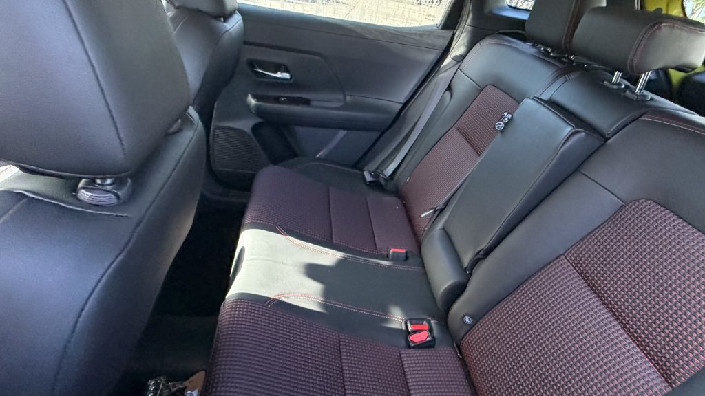 New 2026 Nissan Kicks SR FWD image 28