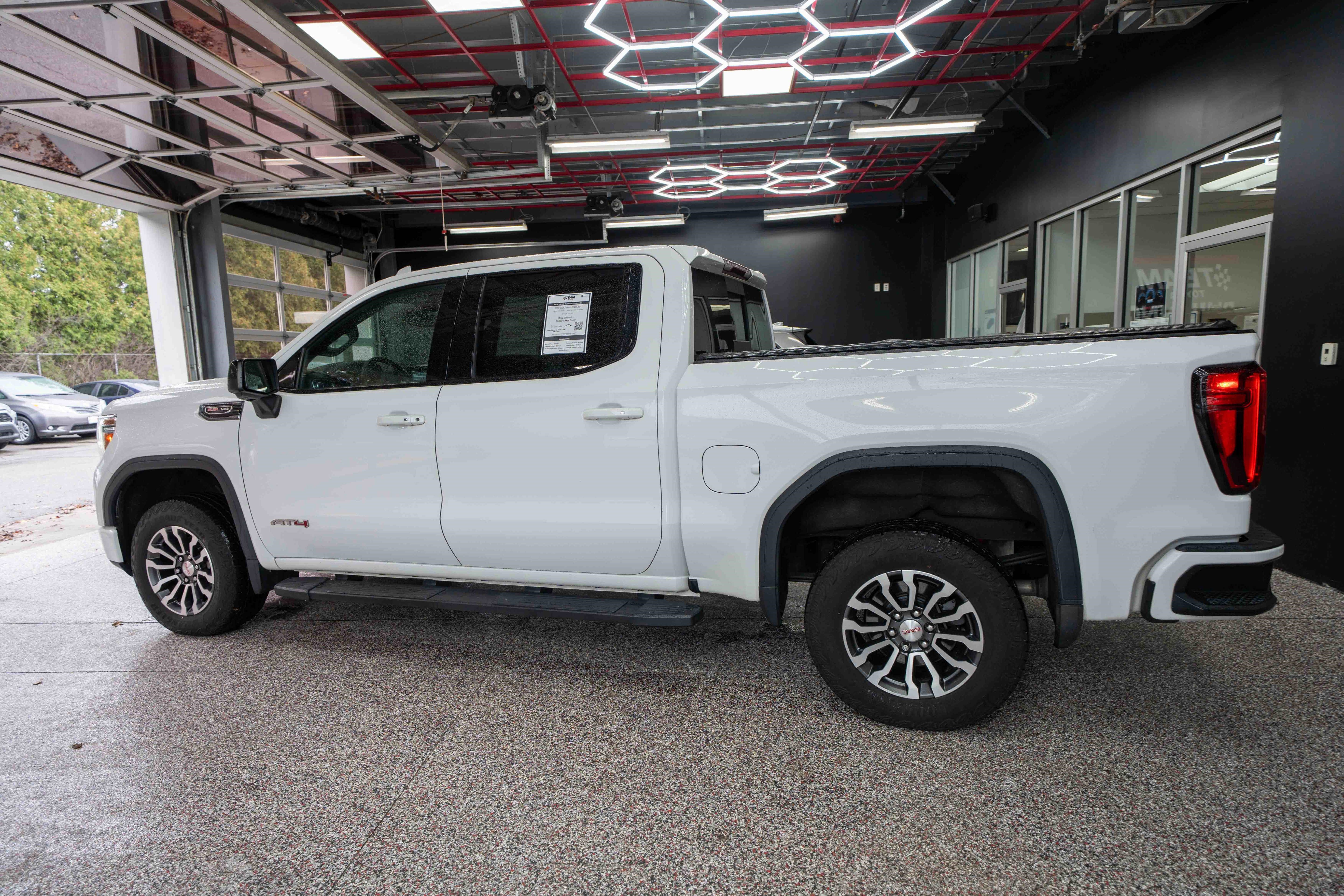 Used 2019 GMC Sierra 1500 AT4 w/ AT4 Premium Package image 2