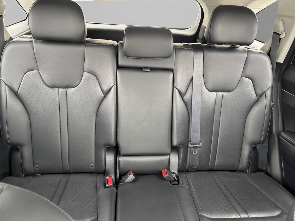 Certified 2022 Kia Sorento S w/ Panoramic Sunroof Package image 18