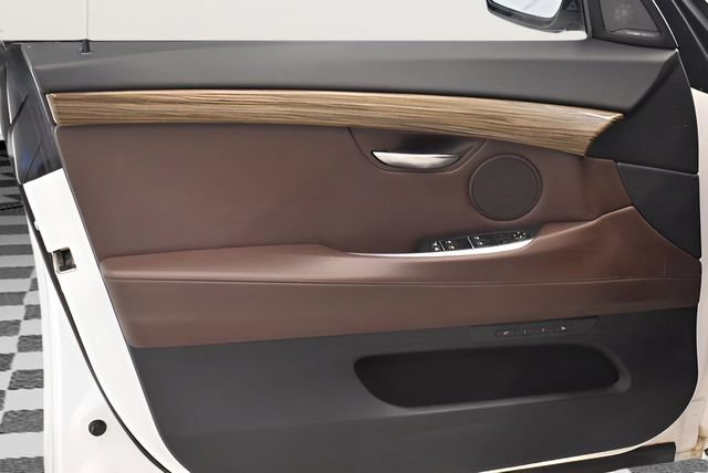 Used 2017 BMW 550i Gran Turismo xDrive image 20