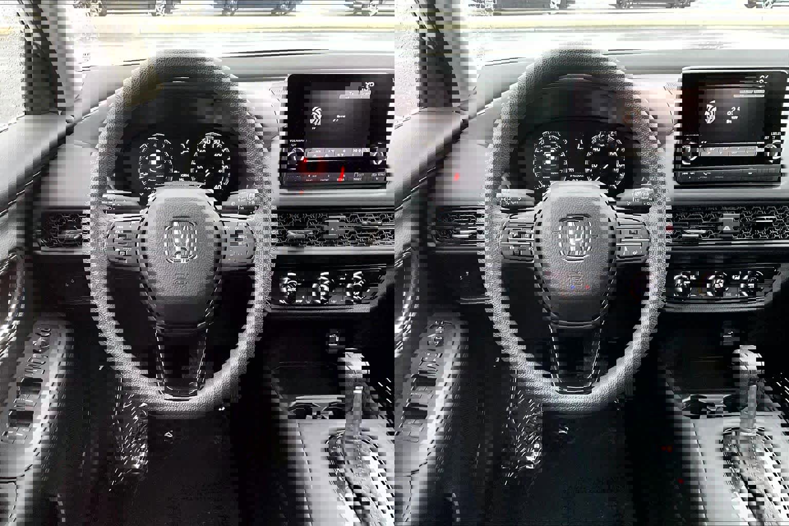 Used 2025 Honda HR-V LX image 5