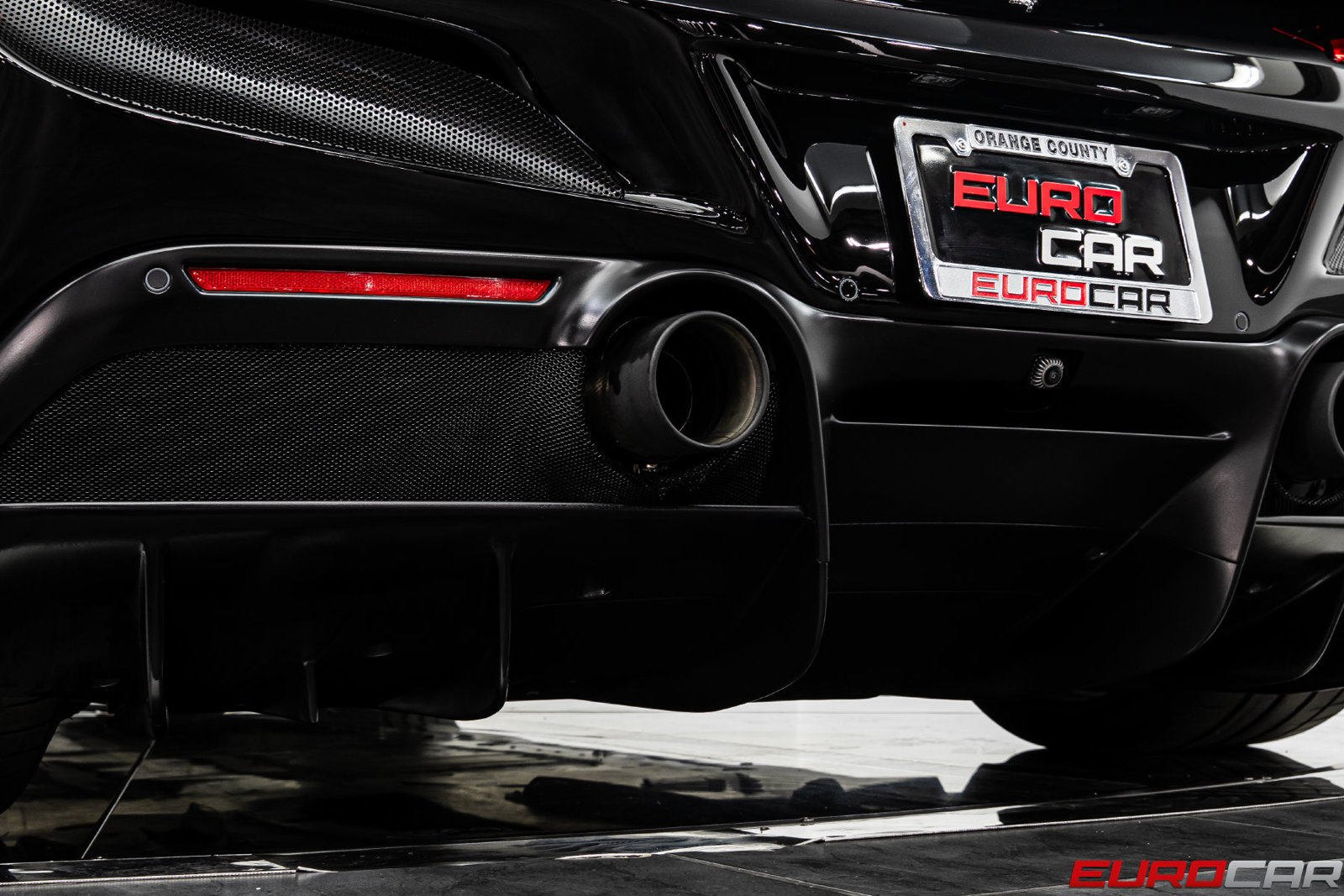 Used 2021 Ferrari F8 Tributo RWD image 24