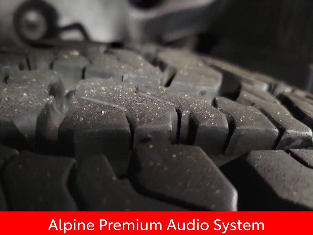 Used 2025 Jeep Wrangler Sahara AWD/4WD image 11