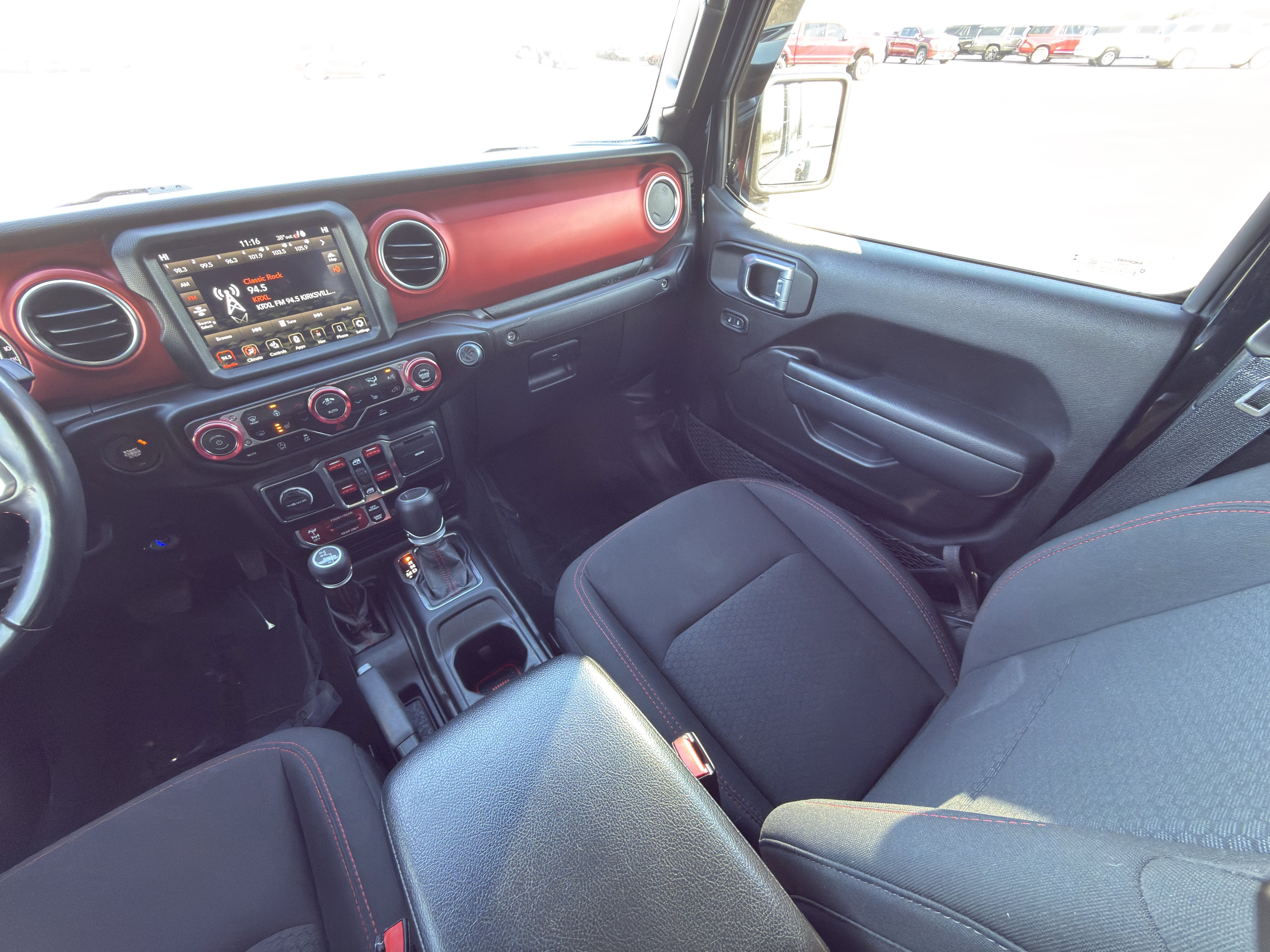 Used 2022 Jeep Gladiator Rubicon w/ Cold Weather Group image 25