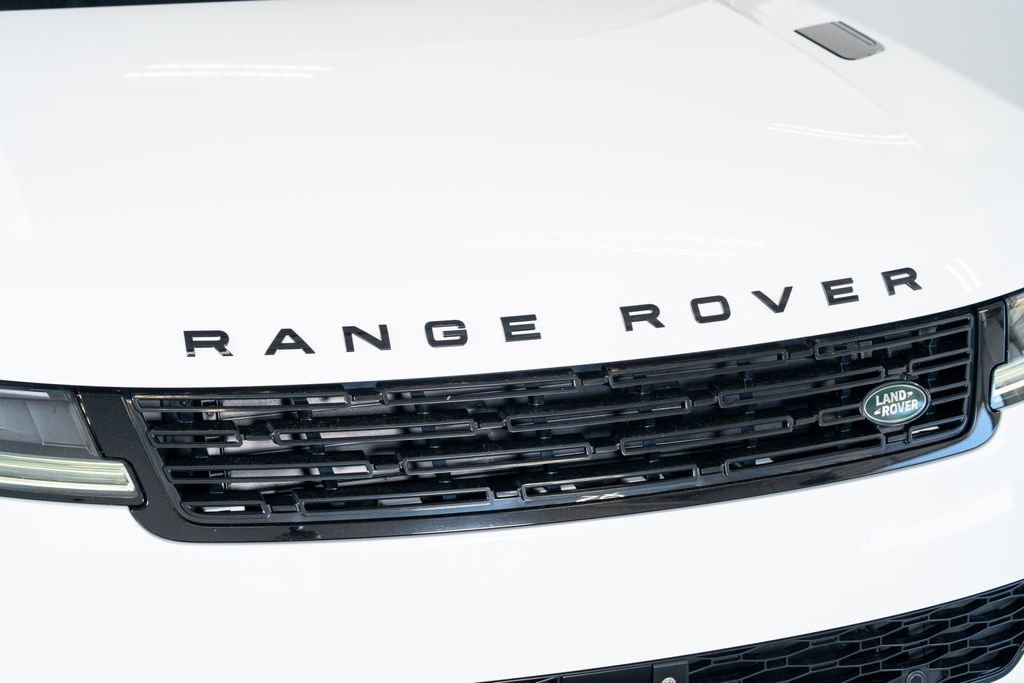 Used 2025 Land Rover Range Rover Sport Dynamic SE image 5