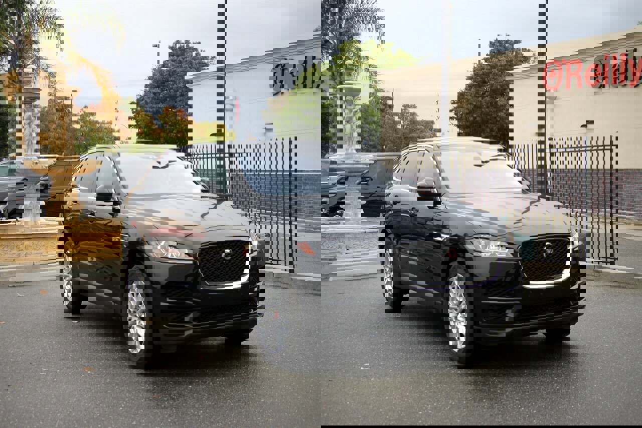 Used 2020 Jaguar F-PACE Prestige image 3