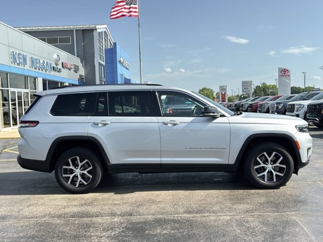 Used 2023 Jeep Grand Cherokee L Limited AWD/4WD image 14
