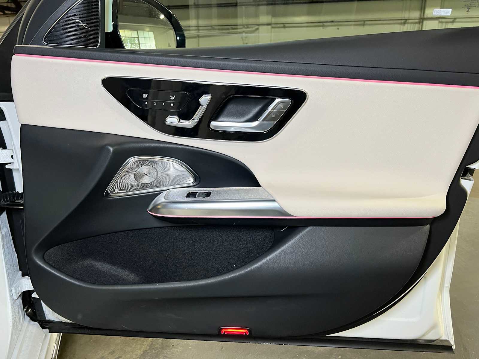 Used 2025 Mercedes-Benz E 350 4MATIC Sedan image 10