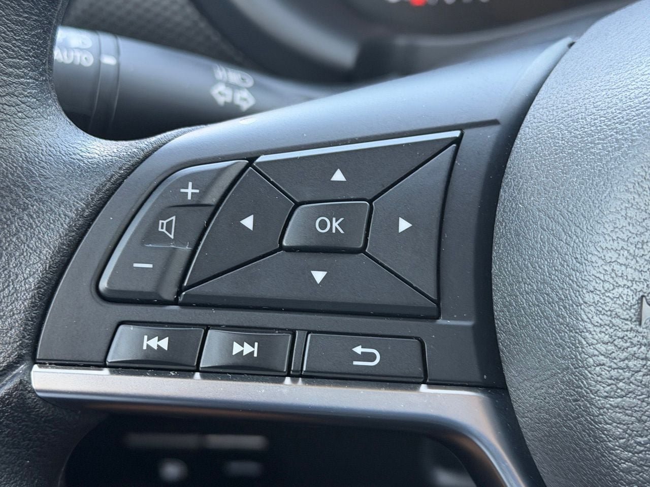 Certified 2024 Nissan Kicks SV FWD image 18
