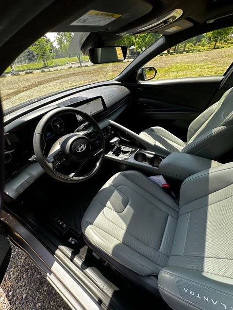 Used 2024 Hyundai Elantra Limited FWD image 15