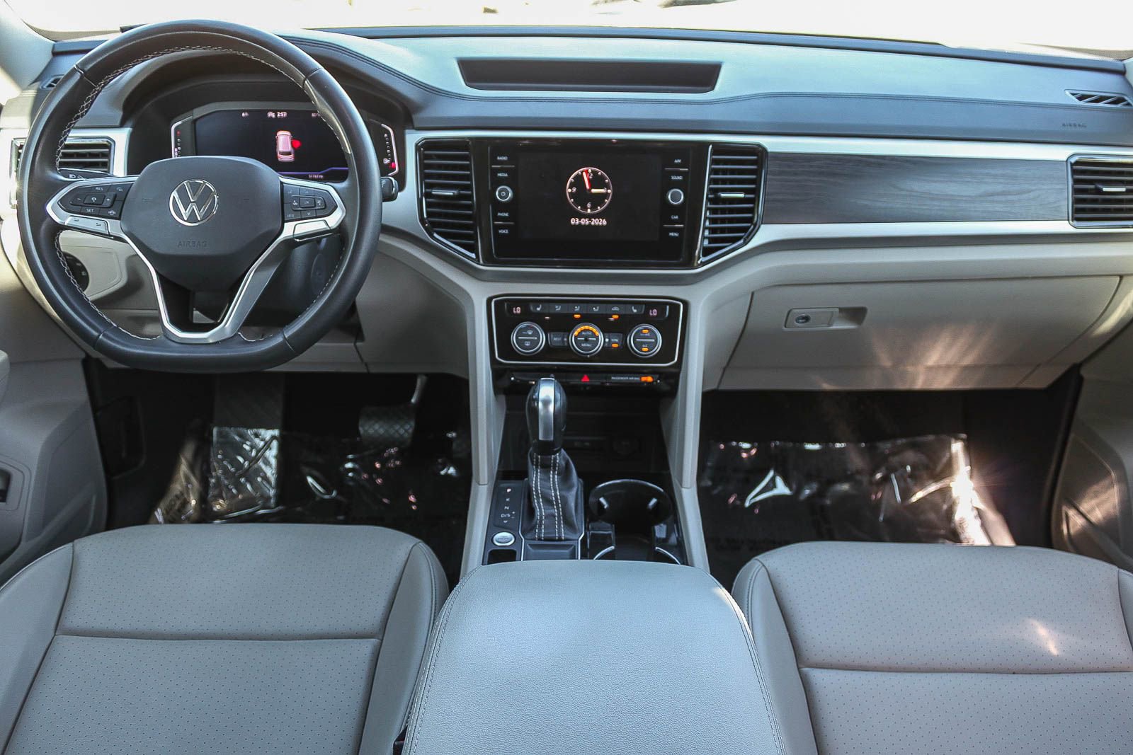 Certified 2023 Volkswagen Atlas SE w/ Black Wheel Package image 13