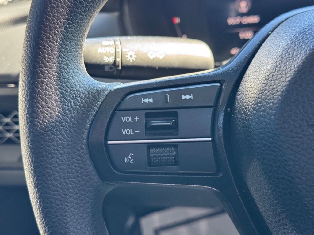 Used 2025 Honda Accord SE image 17