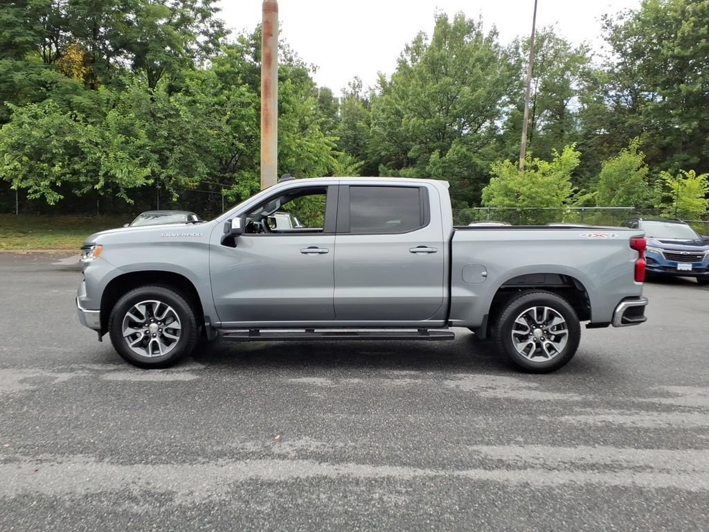 Used 2023 Chevrolet Silverado 1500 LT AWD/4WD image 6