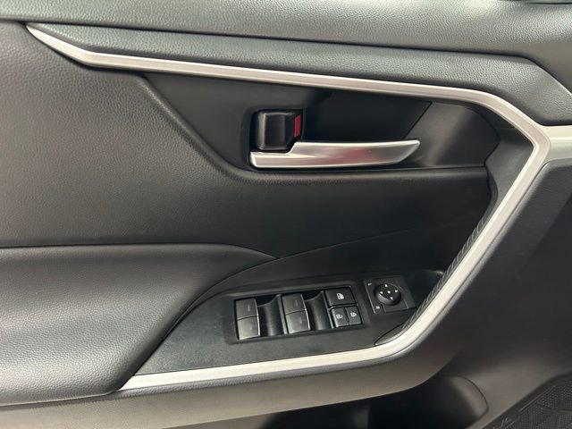 Used 2025 Toyota RAV4 XLE w/ Convenience Package image 17