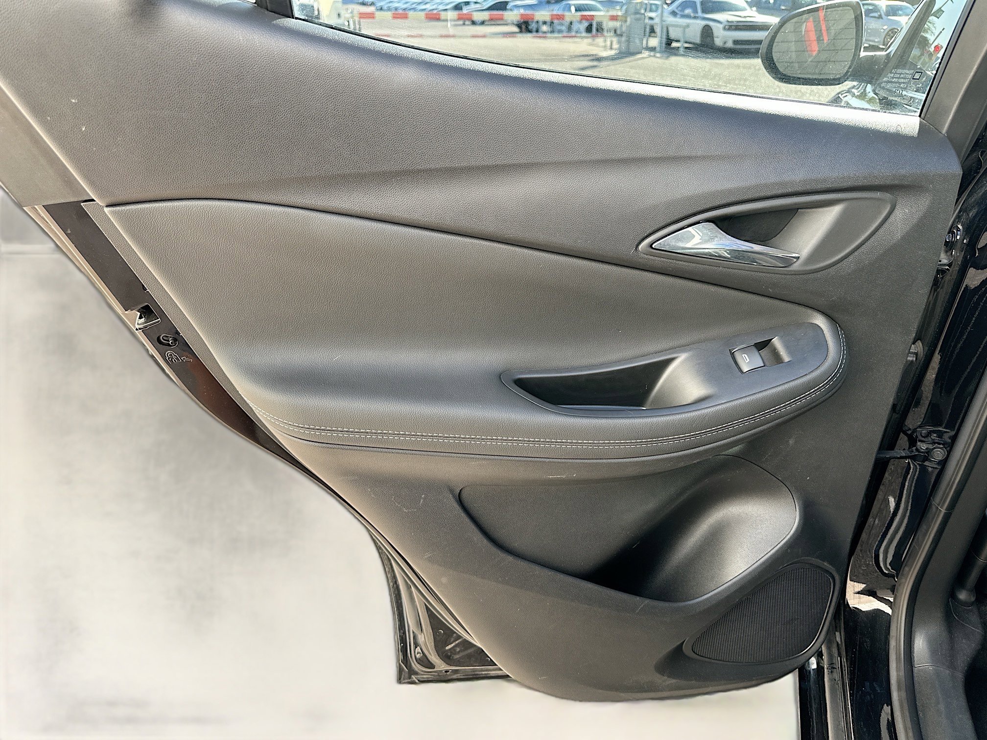 Used 2023 Buick Encore GX Select w/ Sport Touring Package image 24