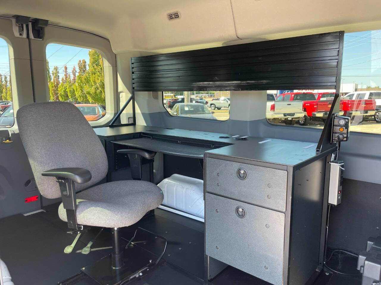 Used 2015 Ford Transit 150 XLT RWD image 29